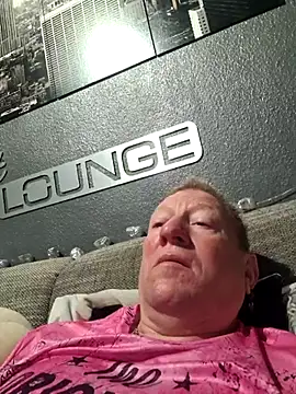 tomtom111111 online show from October 2025 09:57:01 PM