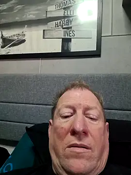 tomtom111111 online show from October 2025 01:22:01 PM