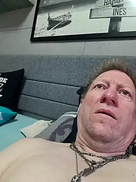 tomtom111111 online show from April 2026 02:52:02 PM