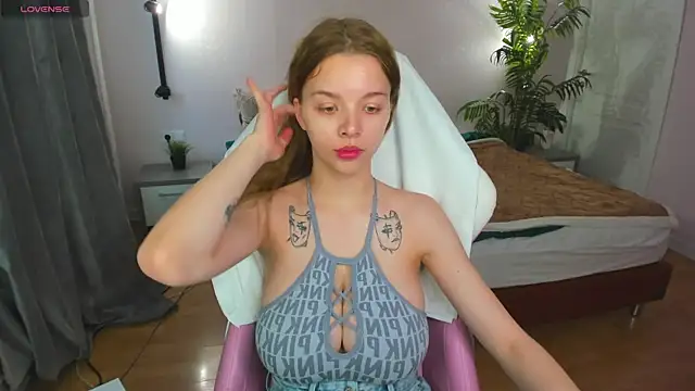 Lesya Flin online show from October 2025 10:06:01 AM