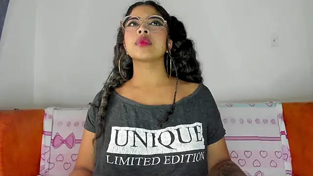 Snapshot of moana_taylor chatting on January 2025 12:36:02 PM moana taylor online show from January 2025 12:36:02 PM