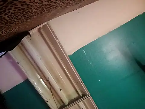 khloebanques online show from March 2026 11:57:01 AM