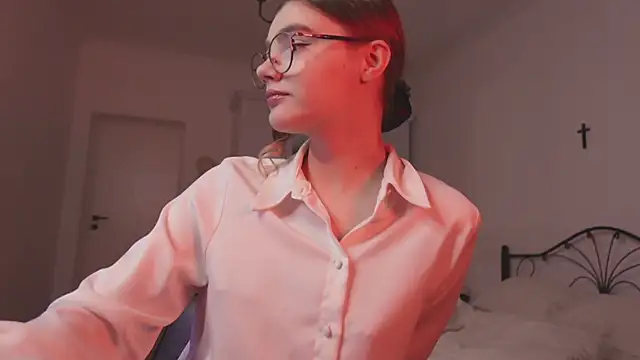 Snapshot of allotropp chatting on April 2026 07:19:01 PM allotropp online show from April 2026 07:19:01 PM