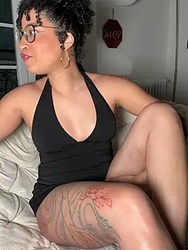 Lauyako online show from March 2026 06:00:01 PM