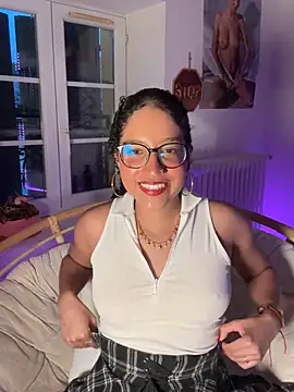 Lauyako online show from June 2026 07:41:02 PM