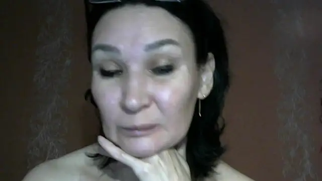 PrettyAndWild online show from November 2025 03:10:02 PM