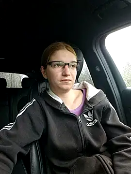 Snapshot of Geile-Luna chatting on April 2026 04:50:02 PM Geile-Luna online show from April 2026 04:50:02 PM