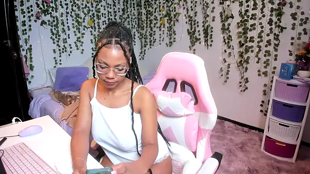 violeta milleer online show from November 2025 05:34:01 PM