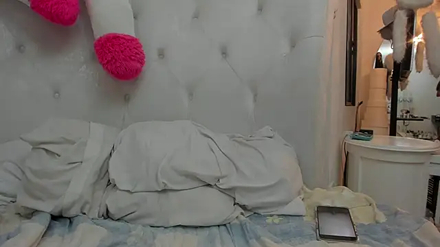 Burlesque XlX online show from September 2025 10:37:02 PM