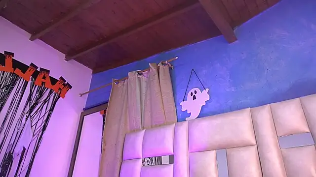 katy rioss online show from October 2025 12:06:01 PM