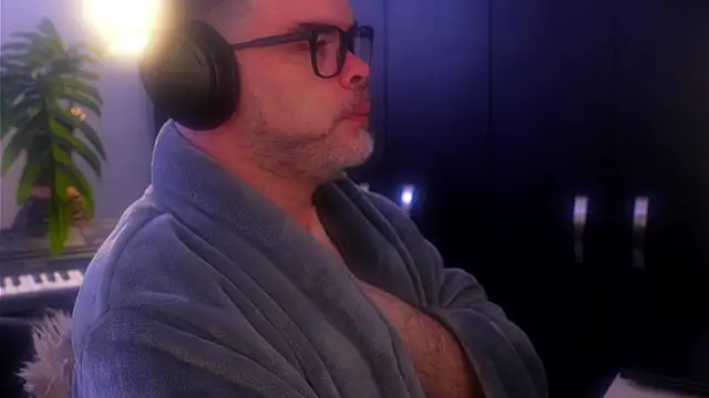 Sanders White online show from September 2025 01:44:02 PM