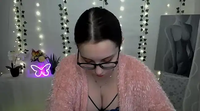 Snapshot of SweetPrincess_ chatting on February 2025 01:28:01 PM SweetPrincess online show from February 2025 01:28:01 PM