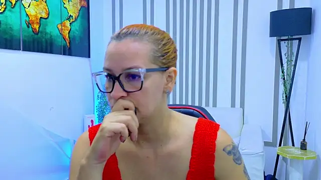 Britney taylor  online show from October 2025 10:21:01 PM