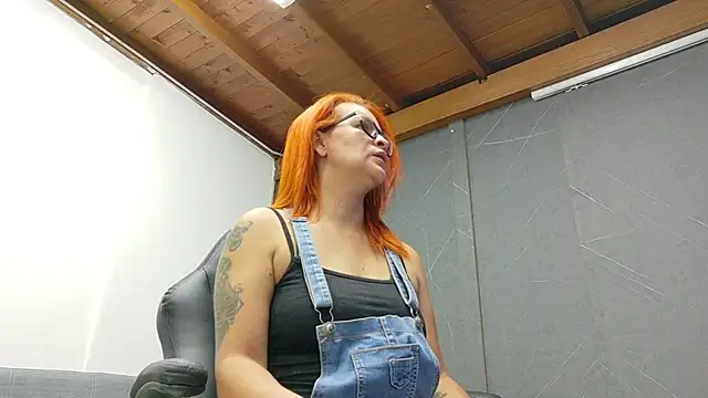 Britney taylor  online show from January 2026 07:06:01 PM