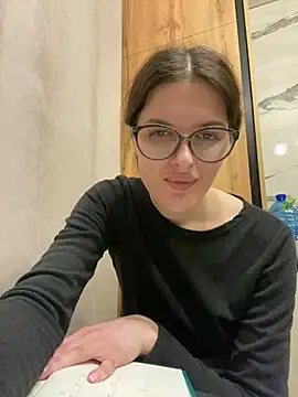 little belucci online show from February 2025 04:03:01 PM