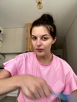 little belucci online show from September 2025 11:09:01 AM