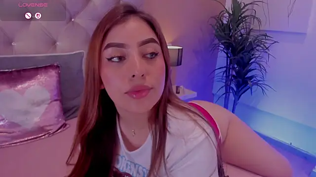 MaddyyLennon online show from February 2025 05:21:01 PM