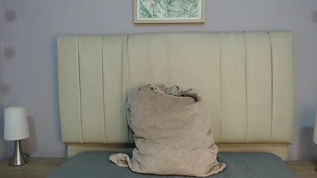 amy le01 online show from October 2025 01:12:01 PM