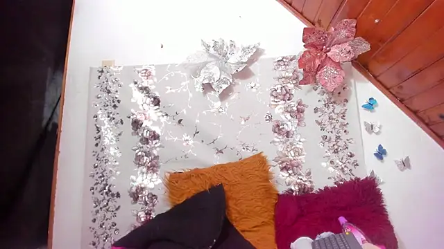 Hannaa32 online show from February 2025 10:45:01 PM