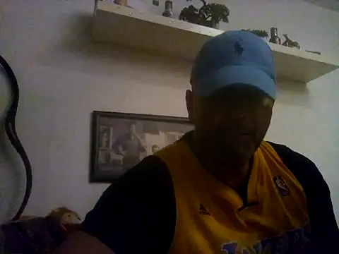 Snapshot of XLstrong chatting on July 2026 04:27:01 AM XLstrong online show from July 2026 04:27:01 AM