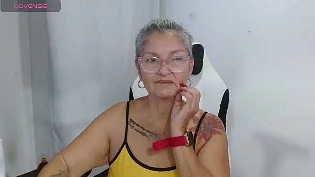 Snapshot of bety-cum2 chatting on May 2026 11:26:01 AM bety-cum2 online show from May 2026 11:26:01 AM