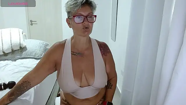 Snapshot of bety-cum2 chatting on May 2026 03:17:01 PM bety-cum2 online show from May 2026 03:17:01 PM