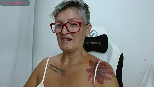 Snapshot of bety-cum2 chatting on June 2026 08:47:02 PM bety-cum2 online show from June 2026 08:47:02 PM