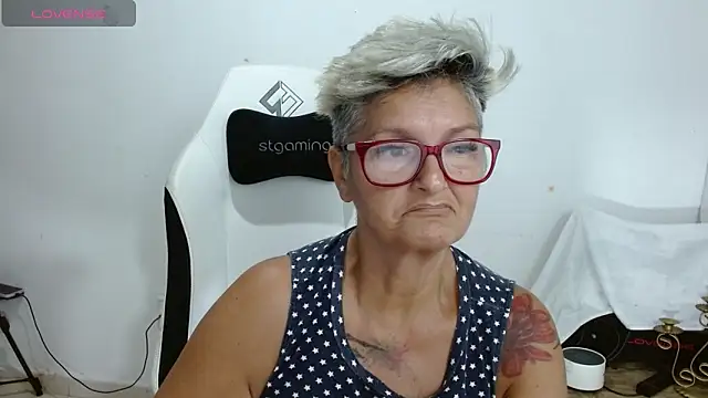 Snapshot of bety-cum2 chatting on June 2026 11:22:02 PM bety-cum2 online show from June 2026 11:22:02 PM