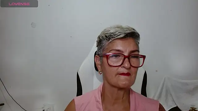 Snapshot of bety-cum2 chatting on June 2026 11:54:01 PM bety-cum2 online show from June 2026 11:54:01 PM