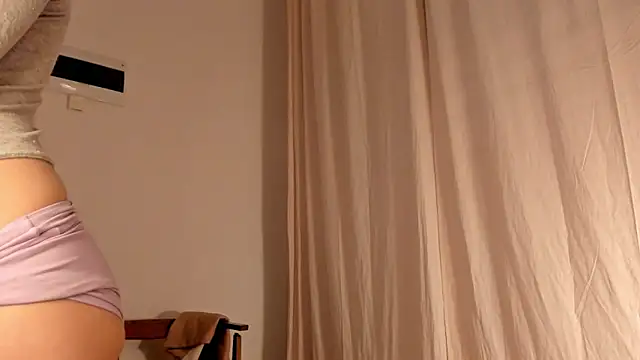 Snapshot of hee_jeen chatting on February 2025 02:46:02 PM hee jeen online show from February 2025 02:46:02 PM