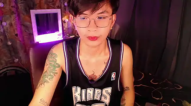 Snapshot of Sexy_Handsome_Drex chatting on December 2024 08:27:01 AM Sexy Handsome Drex online show from December 2024 08:27:01 AM