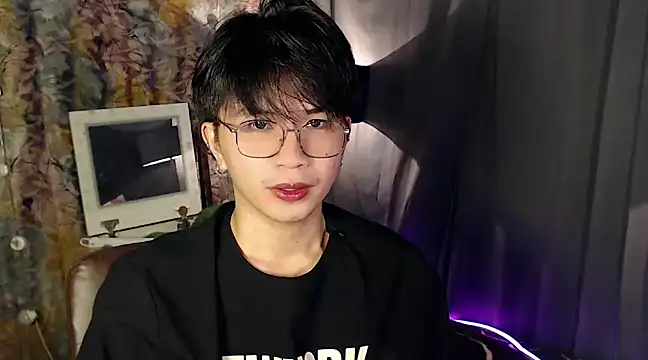 Snapshot of Sexy_Handsome_Drex chatting on December 2024 10:19:01 AM Sexy Handsome Drex online show from December 2024 10:19:01 AM