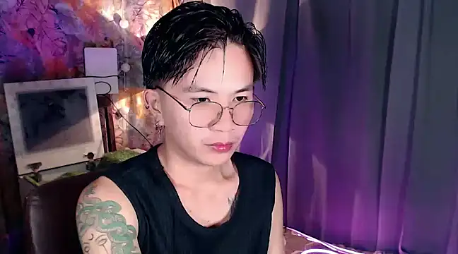 Snapshot of Sexy_Handsome_Drex chatting on January 2025 08:39:01 AM Sexy Handsome Drex online show from January 2025 08:39:01 AM