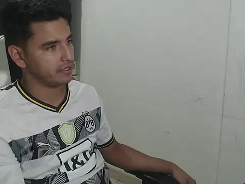 kylian 07 online show from December 2025 04:07:01 AM