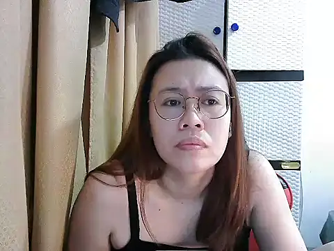 Snapshot of crizzybel chatting on November 2025 07:04:02 PM crizzybel online show from November 2025 07:04:02 PM