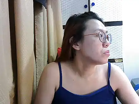 Snapshot of crizzybel chatting on November 2025 06:52:02 PM crizzybel online show from November 2025 06:52:02 PM