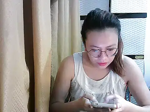 Snapshot of crizzybel chatting on November 2025 09:25:01 PM crizzybel online show from November 2025 09:25:01 PM