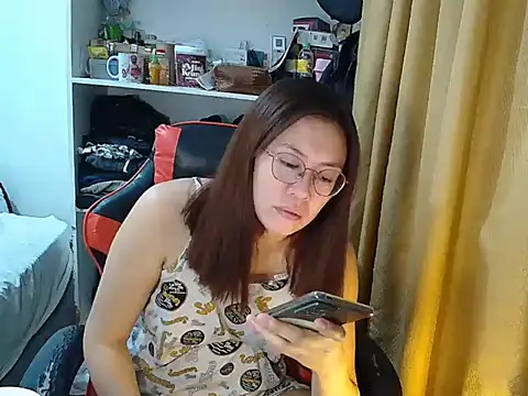 crizzybel online show from April 2026 04:19:01 AM