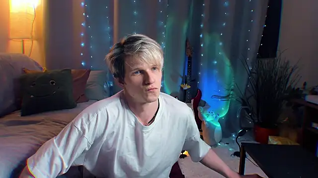 Breston Sweet online show from April 2026 07:29:01 PM