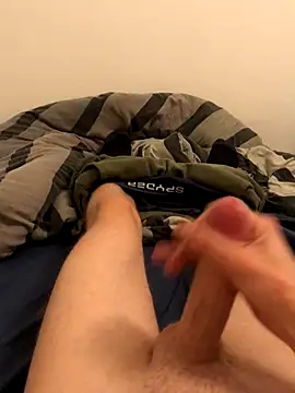 Snapshot of youngcock9inche chatting on November 2025 05:24:01 PM youngcock9inche online show from November 2025 05:24:01 PM