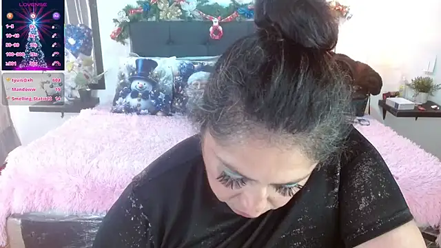 Keyla01  online show from December 2025 09:33:01 PM