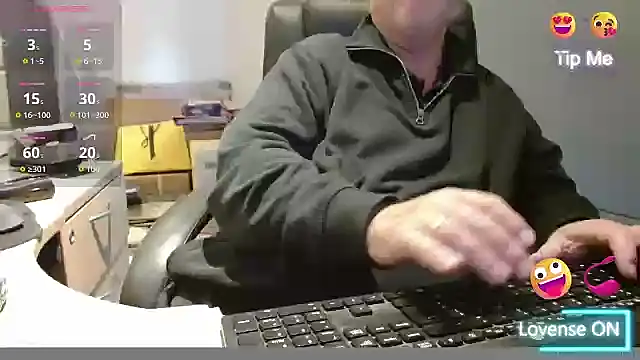 bigbadjon69 online show from October 2025 02:28:02 PM