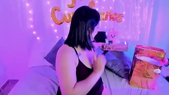 lucy26  online show from October 2025 04:04:02 AM