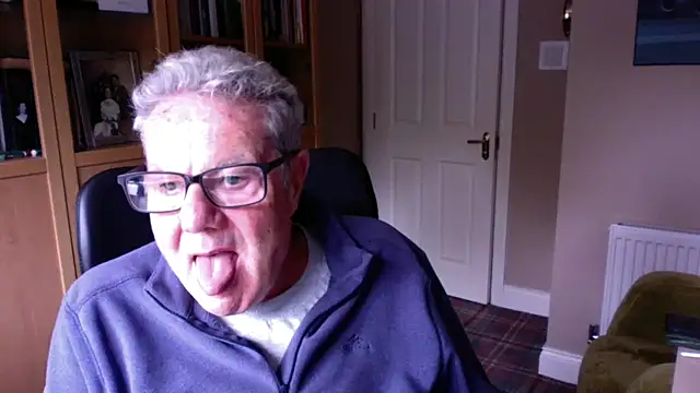 Snapshot of Oldpistolpete chatting on September 2025 12:28:01 PM Oldpistolpete online show from September 2025 12:28:01 PM