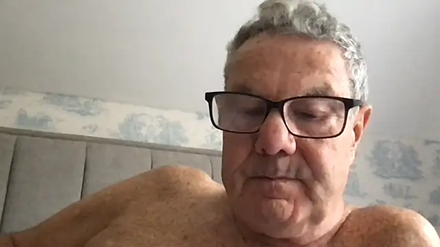 Snapshot of Oldpistolpete chatting on November 2025 10:03:01 AM Oldpistolpete online show from November 2025 10:03:01 AM