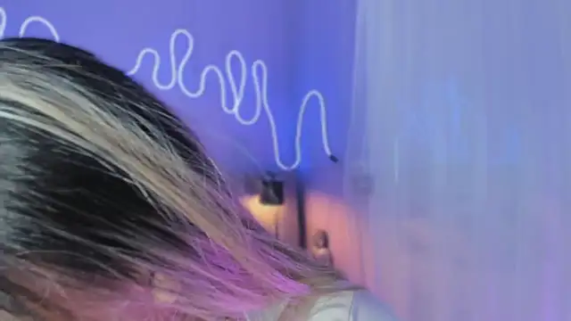 Sofly s online show from November 2025 03:28:01 AM