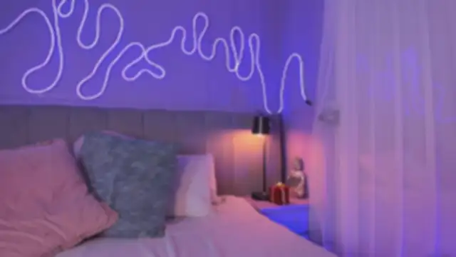 Sofly s online show from November 2025 12:19:02 PM