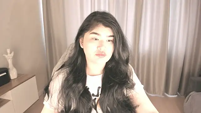 Snapshot of mia_lui chatting on July 2026 04:26:02 AM mia lui online show from July 2026 04:26:02 AM