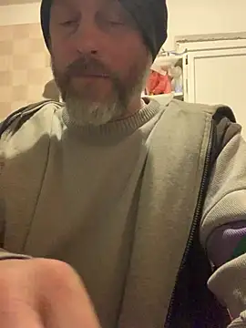 GHsveter online show from April 2026 08:04:02 PM