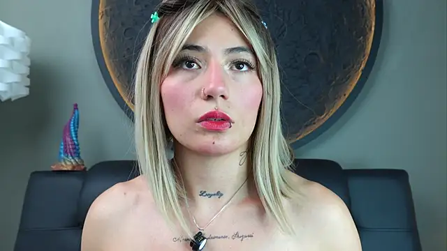 miss sharlotte18 online show from November 2025 06:07:01 PM